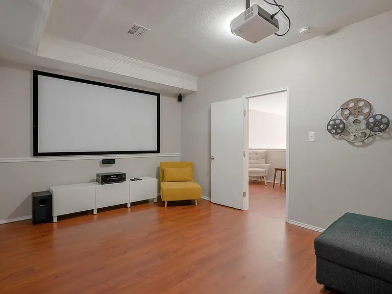 2808 Wales Ct — Photo 26