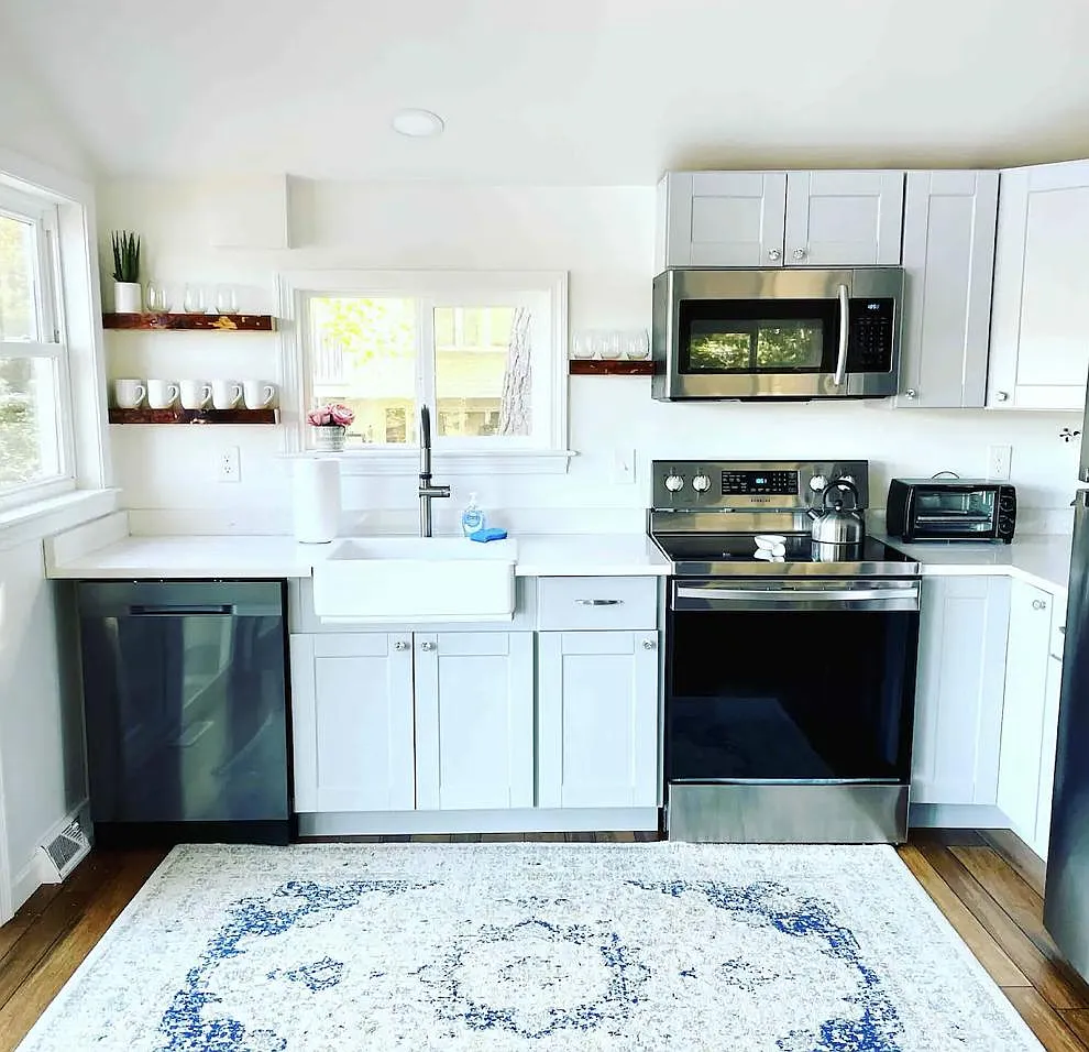 2 bed, 620 sqft, $2,500 — Photo 2