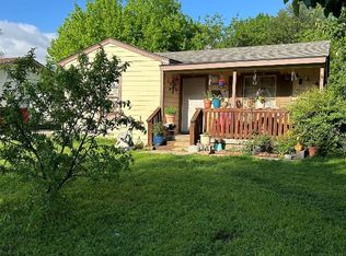 820 Gardiner St, Arlington, TX 76012