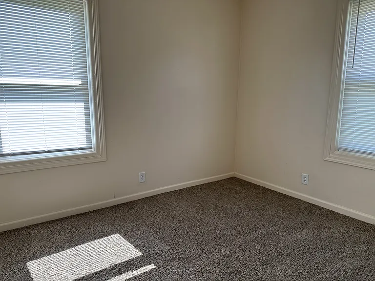 677 Greenbriar St #1 — Photo 8