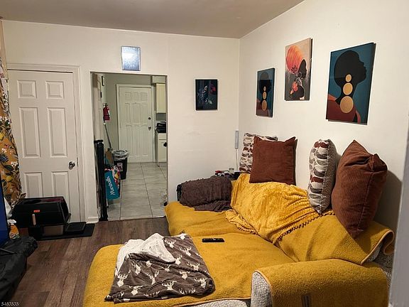 5th image of 374 Mechanic St