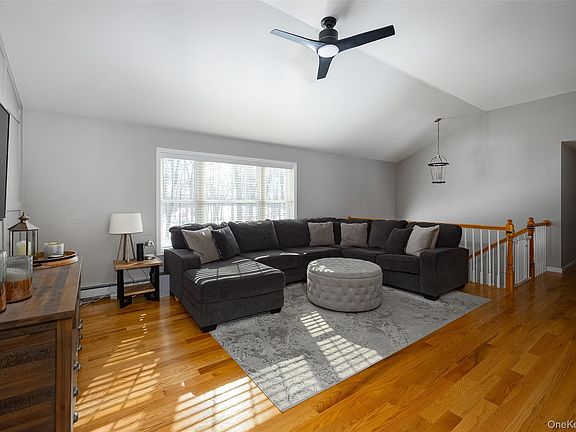 3rd image of 953 Beekman Road