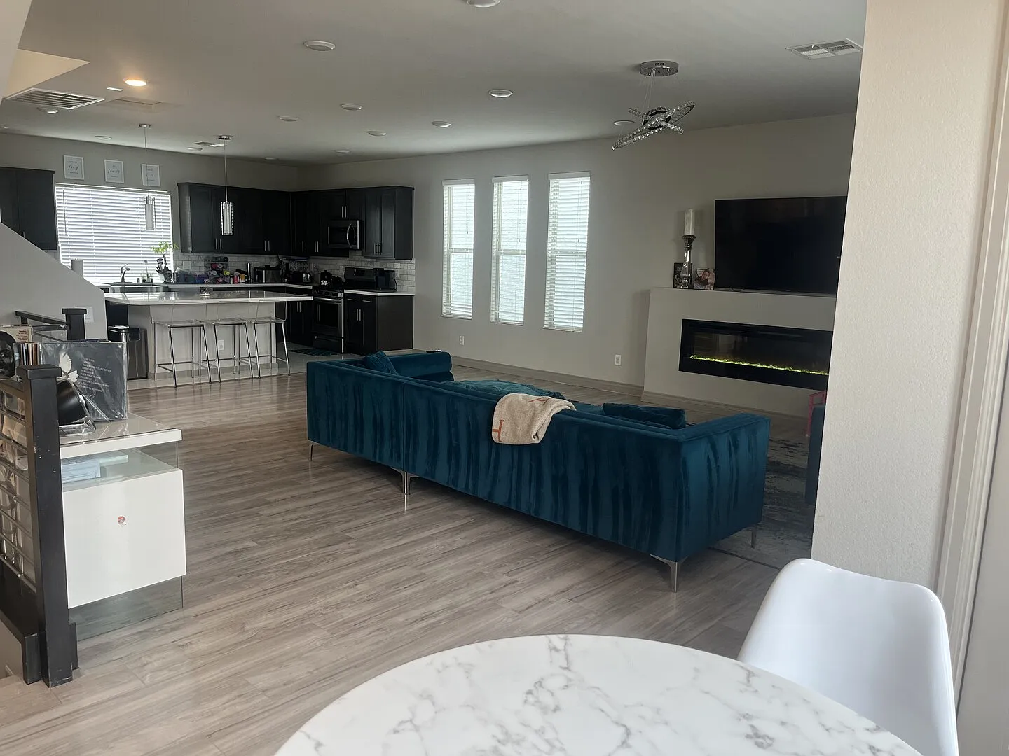 Modern Oasis — Photo 1