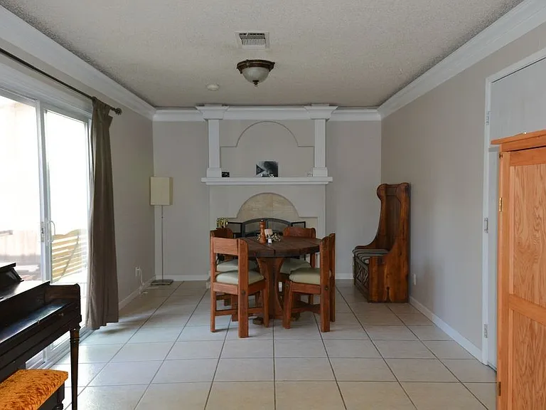 2748 Ganges Pl — Photo 4