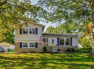 2284 Ross Dr, Stow, OH 44224