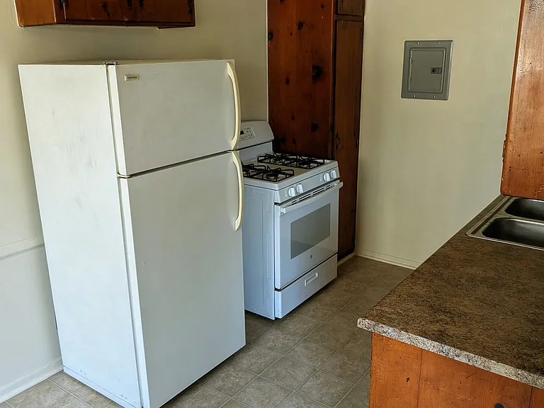 10524 Palms Blvd — Photo 4