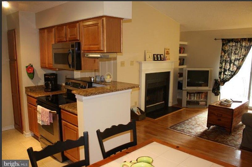 1st image of 1523 Lincoln Way APT 303