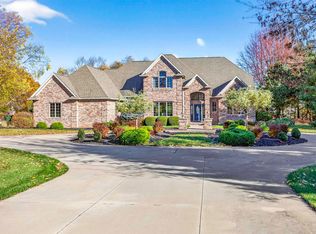 8224 Golf Course Dr, Neenah, WI 54956 | MLS #50318208 | Zillow