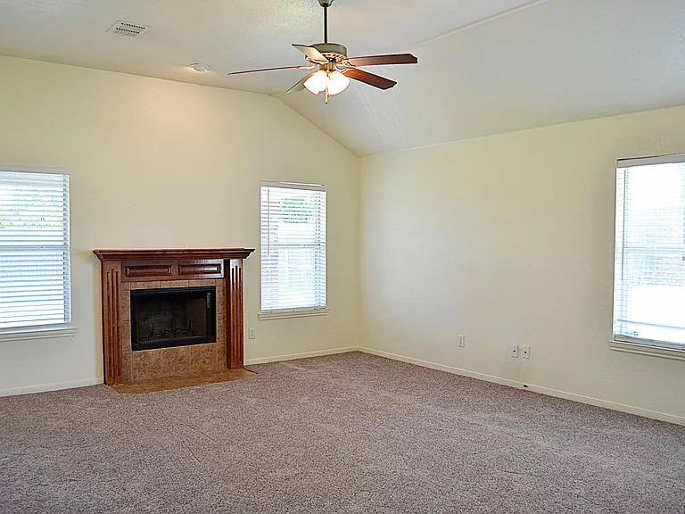 5802 Venetian Ct — Photo 8