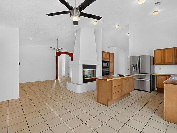 2nd image of 1527 Phoenix Ave NW