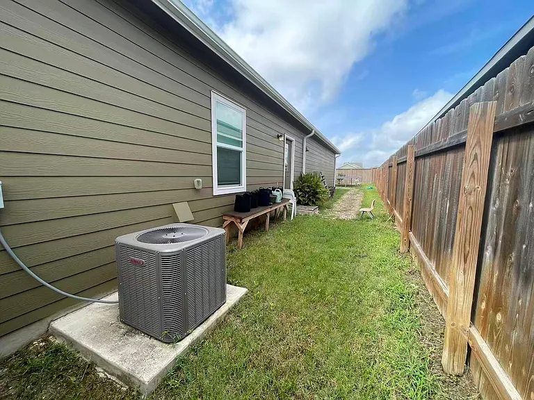 2321 Forgetmenot Ln — Photo 20