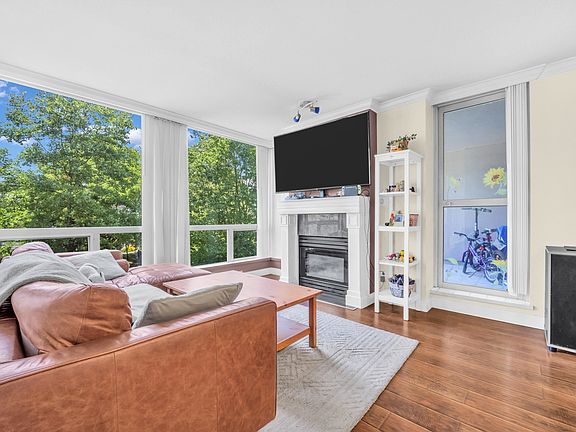 3rd image of 9633 Manchester Dr #505