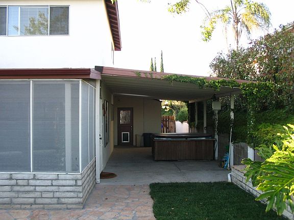 Private side patio with portable spa!