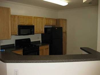2nd image of 906 Elmcroft Blvd