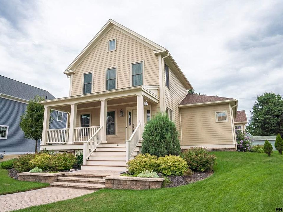 1st image of 6 Persimmon Pl