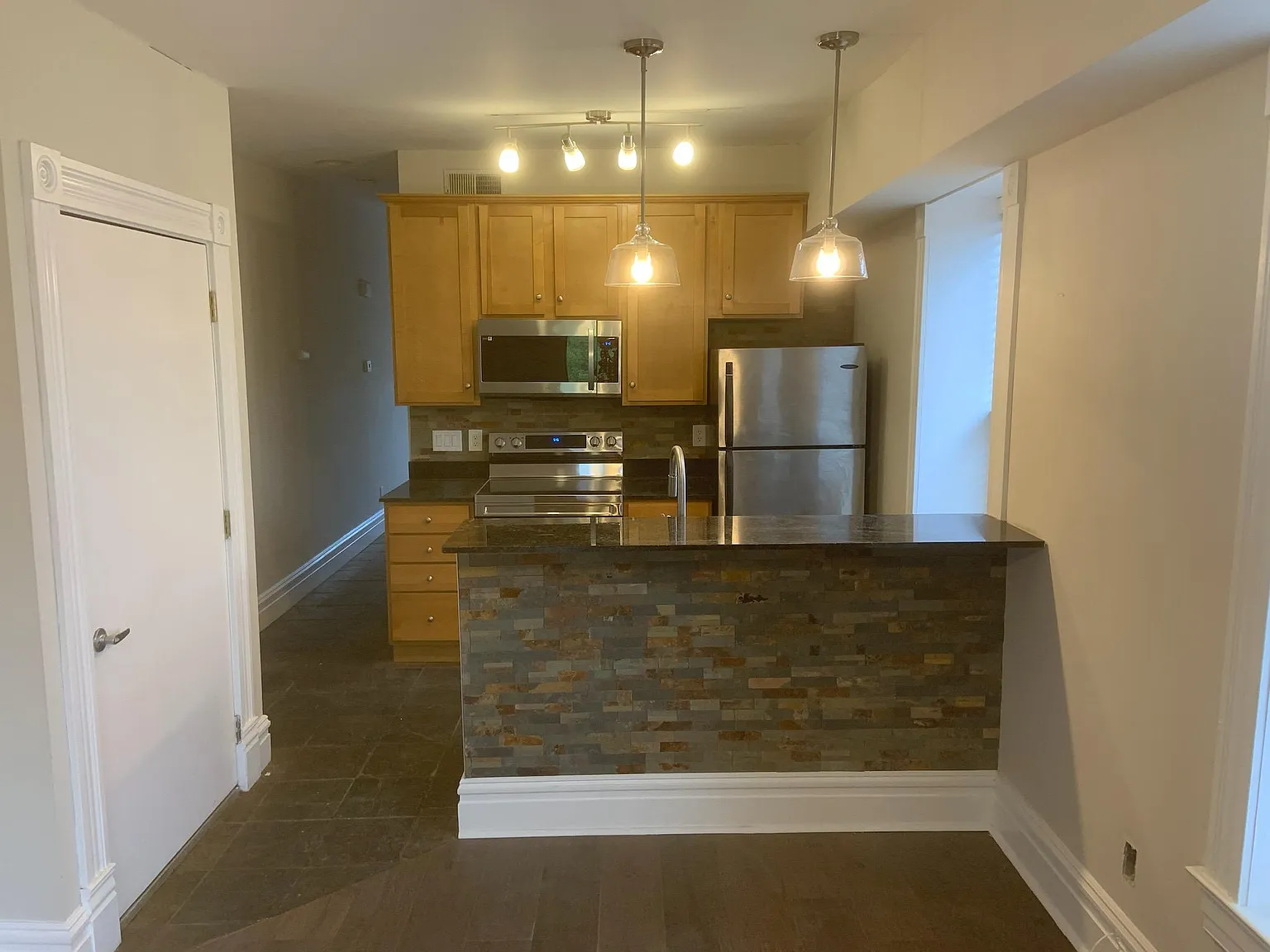 1 bed, 650 sqft, $1,095 — Photo 2