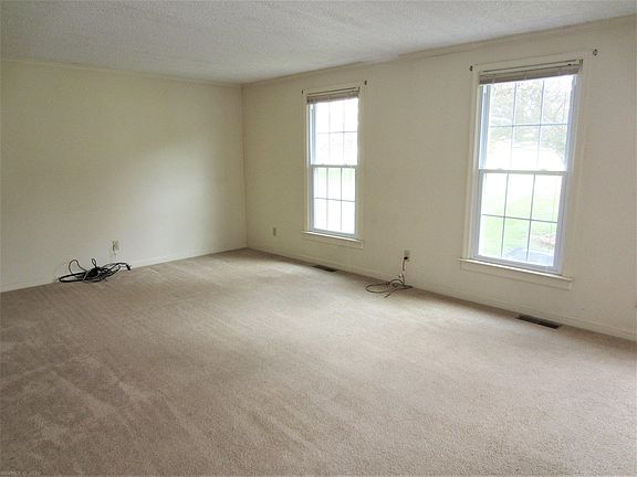 3rd image of 440 Canterbury Ct SW