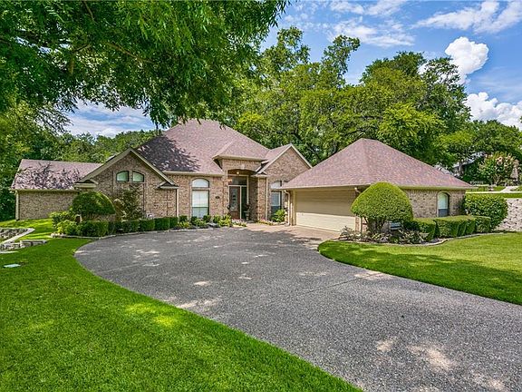 2nd image of 1900 Wind Hill Cir