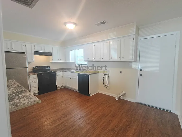 605 N 13th St — Photo 5