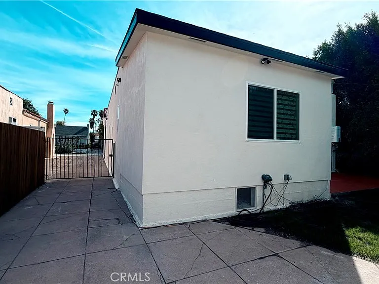 423 S Citrus Ave — Photo 33