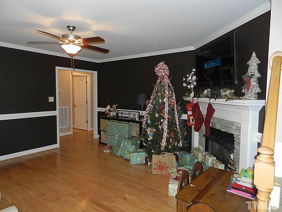 3rd image of 38 Hibernia Ct