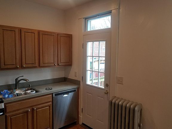 Kitchen, exit to deck