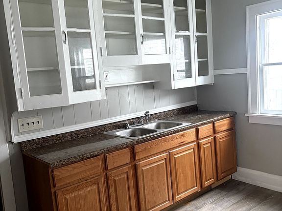 2nd image of 3527 E 139th St #1