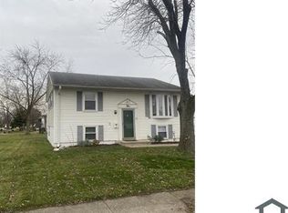 5 E Mulberry Dr, Glenwood, IL 60425