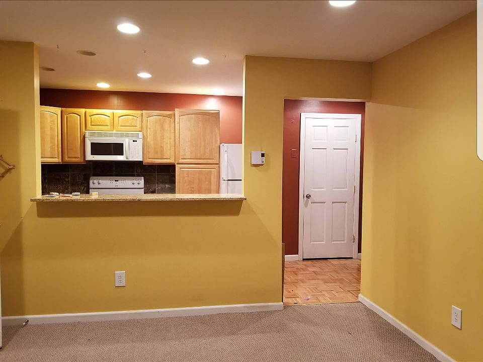 1st image of 607 Fox Run Ln