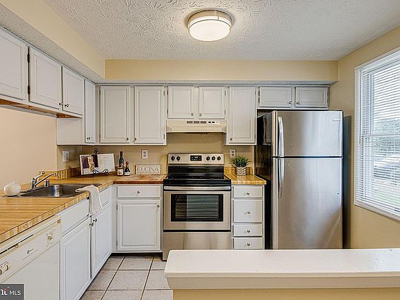 4th image of 8247 Mary Lee Ln