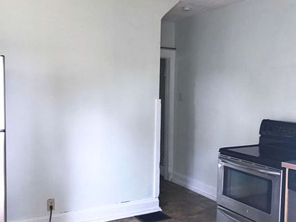 4th image of 1444-1446 Hamlet St #1444