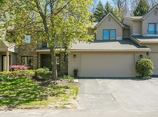 14 Colonial Cir, Fairport, NY 14450