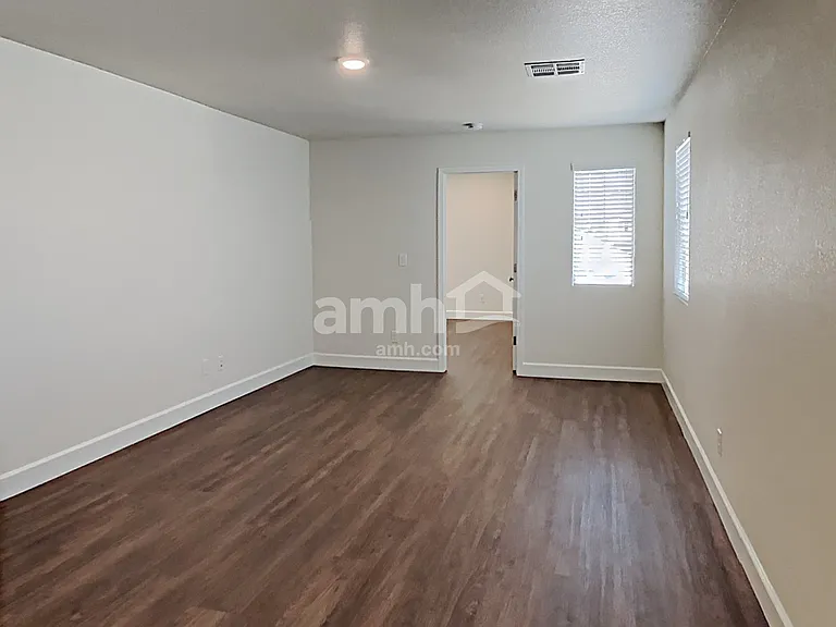 1613 Viaggio Ave — Photo 10