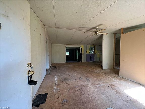 3rd image of 351 Deerchase Cir