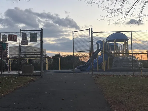 190 West 24th Street image 20 of 21