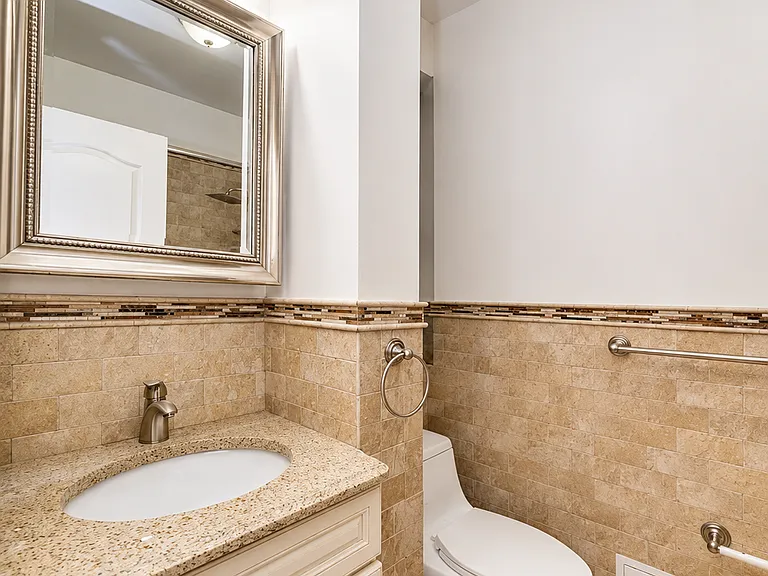 102 Norfolk St #13 — Photo 5