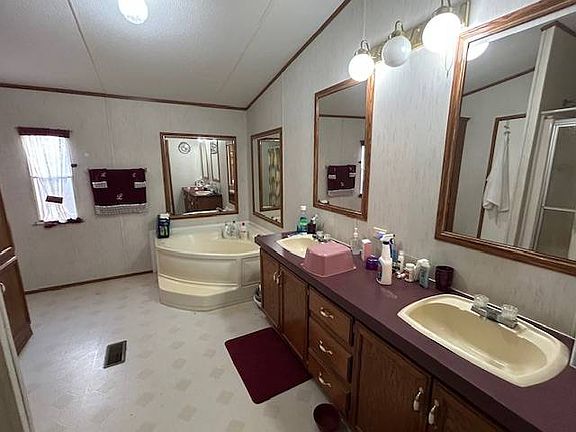 4th image of 1714 Hebron Church Rd