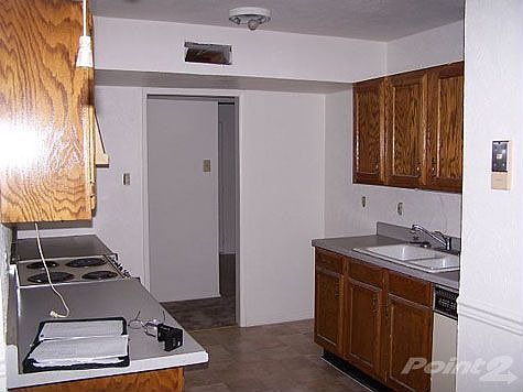 4th image of 1416 Steinburg Ln