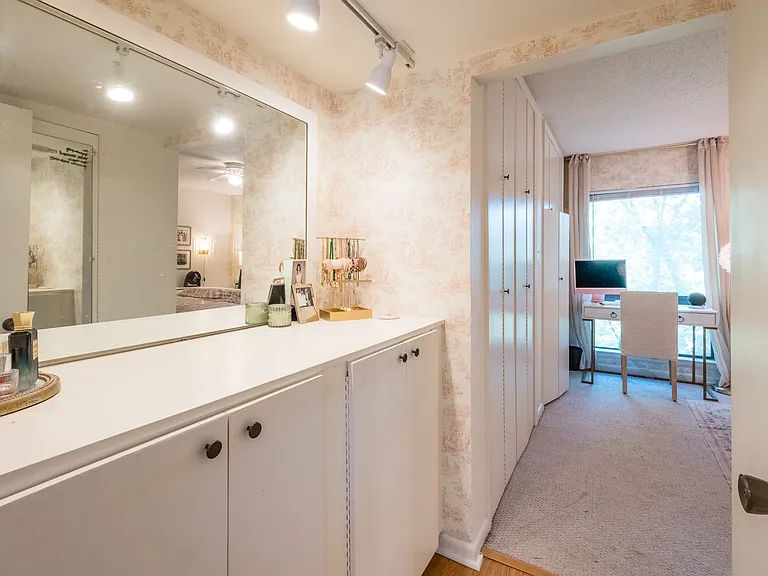 1401 N Pierce St #16 — Photo 17