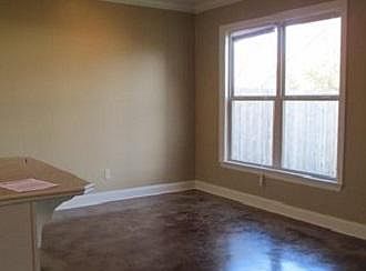5th image of 109 Village Square Dr