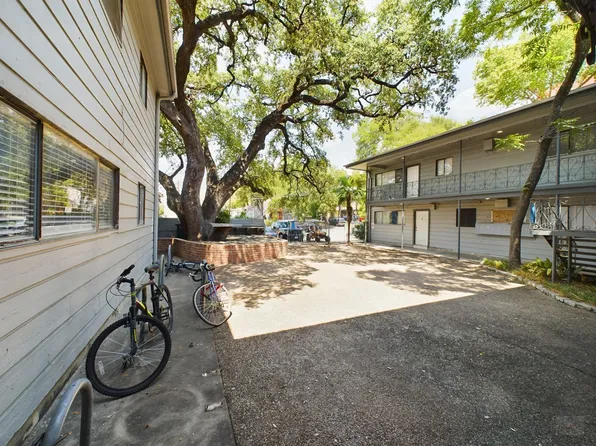 803 W 28th St APT 202, Austin, TX 78705
