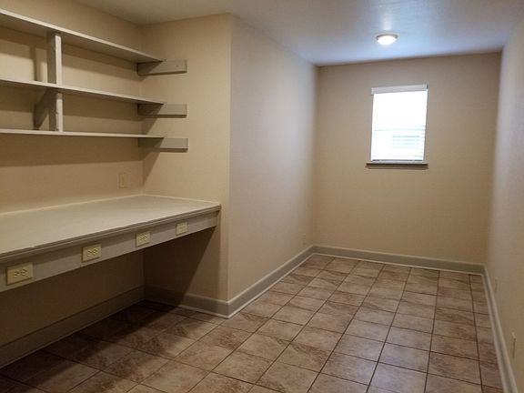 2nd image of 900 Rivercrest Blvd