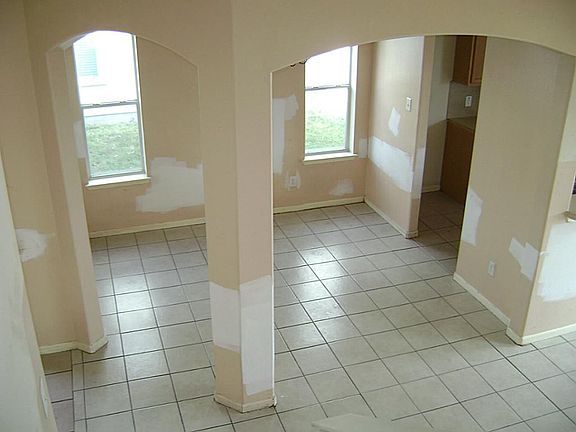 5th image of 11624 Champions Green Dr