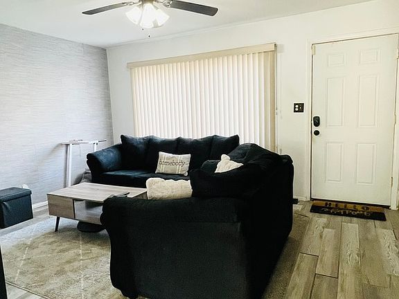 3rd image of 2223 Windsor Ln