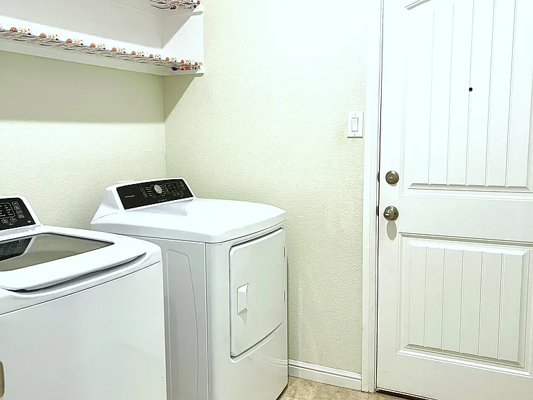 1109 Genola Dr — Photo 12