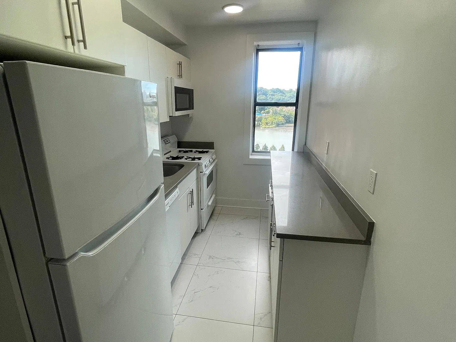 1 bed, $1,700 — Photo 2
