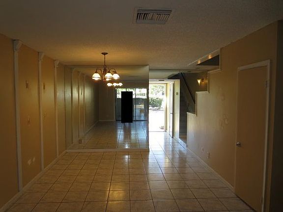 4th image of 139 Sparrow Drive #D
