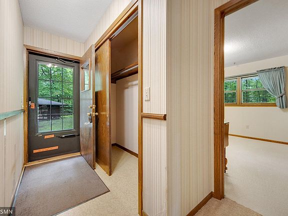 4th image of 22633 Jeffrey Ave N