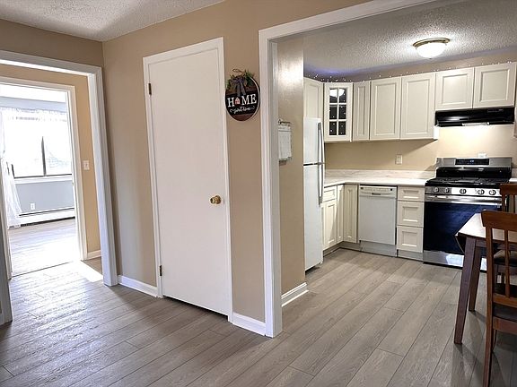 4th image of 645 W Lowell Ave Unit 23