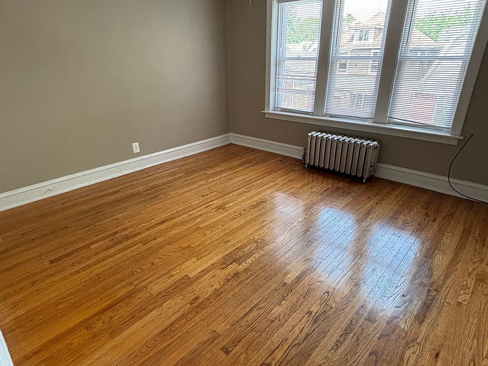 1st image of 4161 W Cornelia Ave #2